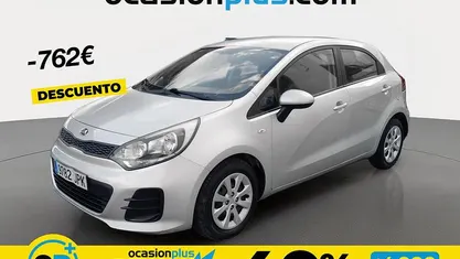 Usado Kia Rio 75 CV (55 kW) 2016 Gris plata Utilitario