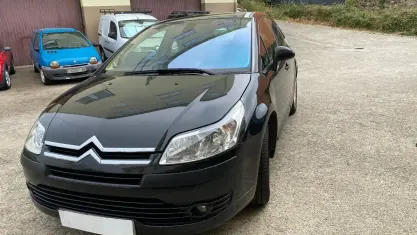 Usado Citroën C4 92 CV (67 kW) 2007 Negro
