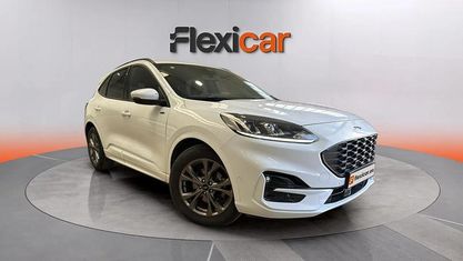 Usado Ford Kuga ST-Line 120 HP (88 kW) 2023 Branco SUV