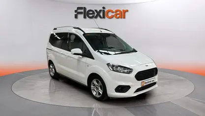 Usado Ford Tourneo Courier Titanium 100 CV (73 kW) 2019 Monovolumen