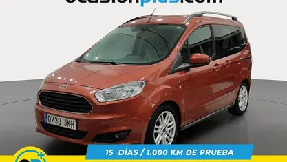 Usado Ford Tourneo Courier Titanium 102 CV (75 kW) 2015 Rojo Monovolumen