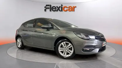 Usado Opel Astra Business Elegance 131 CV (96 kW) 2020 Gris Familiar