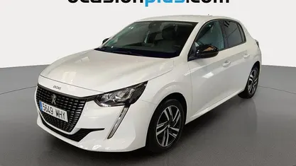 Usado Peugeot 208 Allure 102 CV (75 kW) 2023 Blanco Utilitario