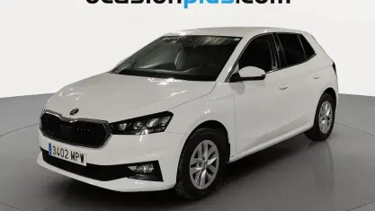Usado Skoda Fabia Selection 95 CV (69 kW) 2024 Blanco Utilitario