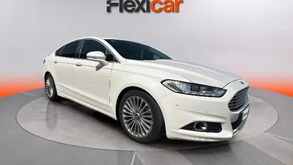 Usado Ford Mondeo Titanium 167 CV (122 kW) 2016 Blanco Berlina