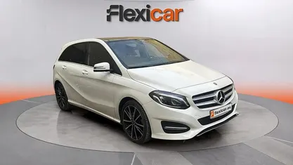 Usado Mercedes B200 139 CV (102 kW) 2017 Negro Monovolumen