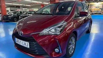 Usado Toyota Yaris 111 HP (81 kW) 2020 Vermelho Citadino