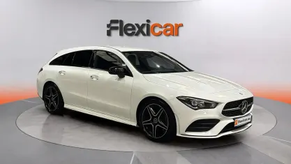 Usado Mercedes CLA200 Shooting Brake 163 CV (119 kW) 2020 Blanco Familiar