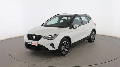 Usado Seat Arona Style 110 CV (80 kW) 2022 Blanco SUV