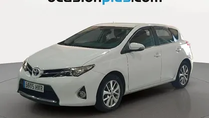 Usado Toyota Auris Active 132 CV (97 kW) 2014 Blanco Utilitario