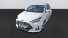 Blanco Usado 2022 Toyota Yaris Hybrid Business Edition Berlina | 20.000 € (Precio justo)