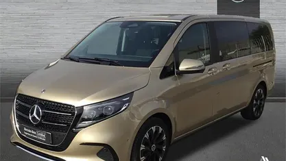 Usado 2024 Mercedes V220 Style Monovolumen | 60.900 € (Buen precio)