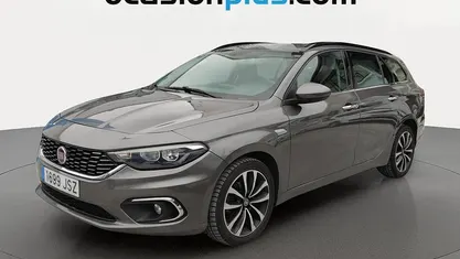 Usado Fiat Tipo Lounge 120 CV (88 kW) 2016 Gris Familiar
