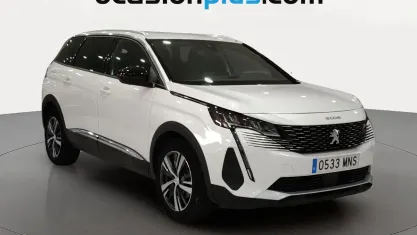 Usado Peugeot 5008 Allure 131 CV (96 kW) 2024 Blanco SUV