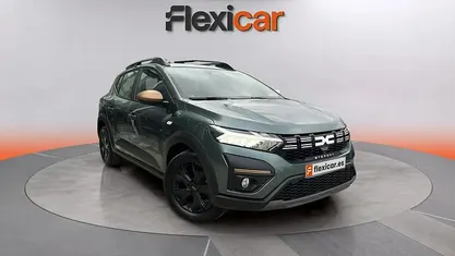 Usado Dacia Sandero Expression 101 CV (74 kW) 2025 Verde Berlina