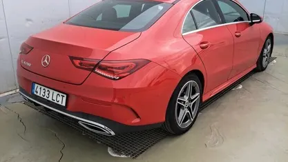 Usado Mercedes CLA200 163 CV (119 kW) 2019 Rojo Berlina