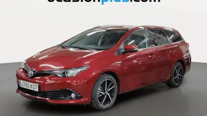 Używany Toyota Auris 136 KM (100 kW) 2018 Czerwony Kombi