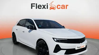 Usado Opel Astra Edition 130 CV (95 kW) 2023 Blanco Familiar