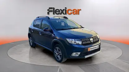 Usado Dacia Sandero Comfort 95 CV (69 kW) 2019 Azul Berlina