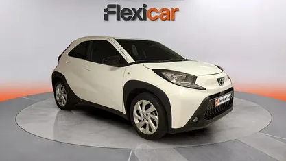 Usado Toyota Aygo X Play 72 CV (52 kW) 2024 SUV