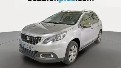 Usado Peugeot 2008 Style 82 CV (60 kW) 2018 Gris SUV