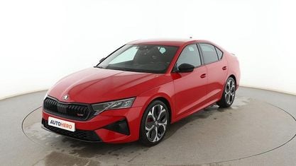 Usado Skoda Octavia RS 265 CV (194 kW) 2024 Rojo Berlina