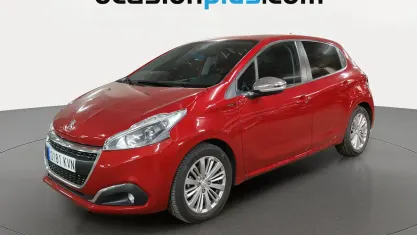 Usado Peugeot 208 Signature Sky 110 CV (80 kW) 2019 Rojo Utilitario
