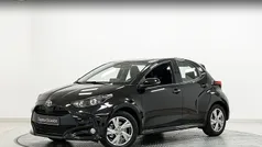 Usado 2025 Toyota Yaris Hybrid Active Berlina | 23.900 € (Precio justo)