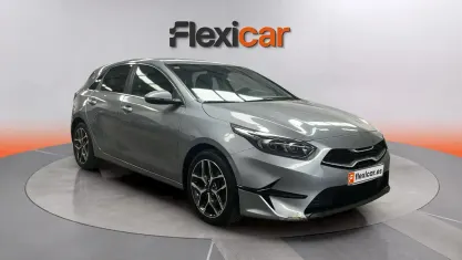 Usado Kia Ceed 120 CV (88 kW) 2021 Gris Utilitario