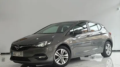Plateado Usado 2021 Opel Astra Design & Tech Utilitario | 13.490 € (Buen precio)
