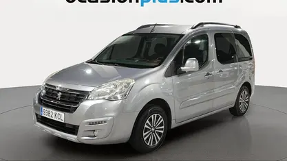 Usado Peugeot Partner Tepee Style 100 CV (73 kW) 2017 Monovolumen