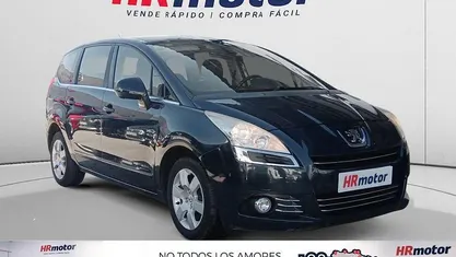 Usado Peugeot 5008 Premium 120 CV (88 kW) 2011 Negro Monovolumen