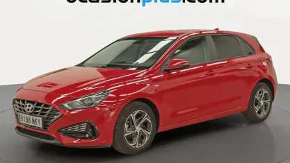 Usado Hyundai i30 120 CV (88 kW) 2023 Rojo Utilitario