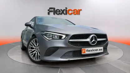 Usado Mercedes CLA200 Shooting Brake 163 CV (119 kW) 2019 Gris Familiar