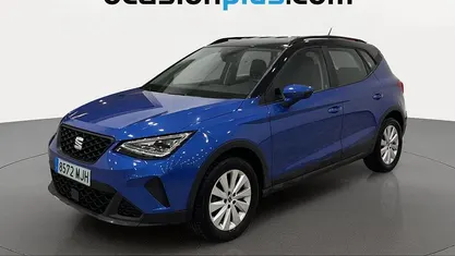Käytetty Seat Arona Style 110 HP (80 kW) 2023 Sininen Katumaasturi