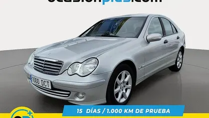 Gris plata Usado 2004 Mercedes C180 Classic Berlina | 5850 € (Buen precio)