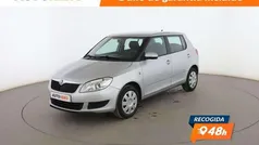 Gris Usado 2014 Skoda Fabia Ambition Utilitario | 7899 € (Precio justo)