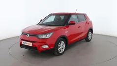 Rojo Usado 2015 Ssangyong Tivoli Limited SUV | 10.499 € (Precio justo)