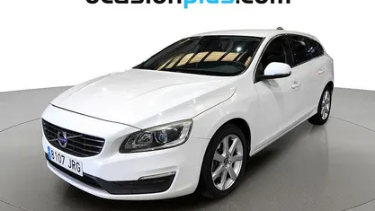 Usado Volvo V60 Momentum 150 CV (110 kW) 2016 Blanco Familiar