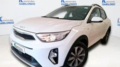 Blanco Usado 2022 Kia Stonic SUV | 16.900 € (Precio justo)