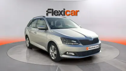 Usado Skoda Fabia Active 90 CV (66 kW) 2017 Gris Familiar