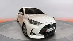 Blanco Usado 2024 Toyota Yaris Hybrid Active Berlina | 17.990 € (Super precio)