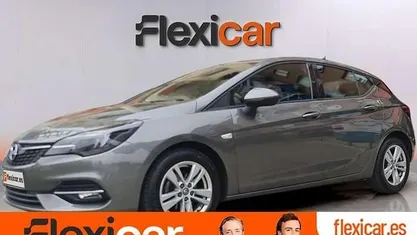 Usado Opel Astra 110 CV (80 kW) 2020 Gris Familiar