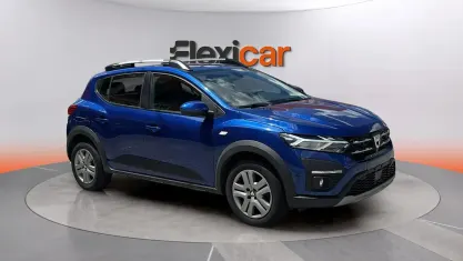 Usado Dacia Sandero Comfort 91 HP (66 kW) 2021 Azul Sedan