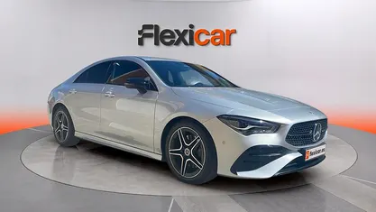 Usado Mercedes CLA200 163 CV (119 kW) 2024 Gris Berlina