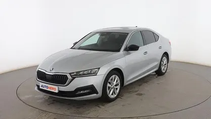 Gris Usado 2020 Skoda Octavia Ambition Berlina | 17.799 € (Precio justo)