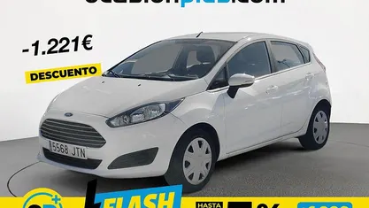 Usado Ford Fiesta Trend 75 CV (55 kW) 2016 Blanco Utilitario