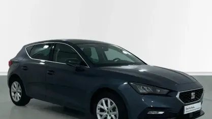 Usado Seat Leon Style 116 CV (85 kW) 2025 Gris Berlina