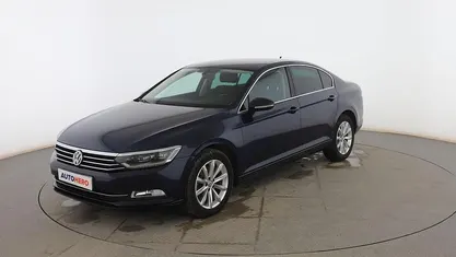 Usado VW Passat Advance 120 CV (88 kW) 2016 Azul Berlina