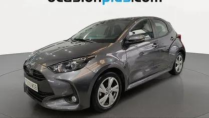 Usado Toyota Yaris Hybrid Active 116 CV (85 kW) 2024 Blanco Utilitario
